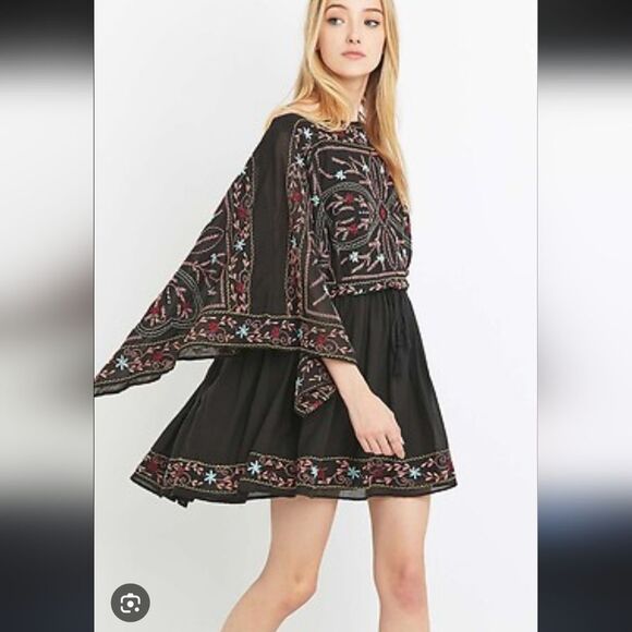 Free People Batiste Frida Black Embroidered Mini Dress Bell Sleeve S Small - Picture 2 of 16